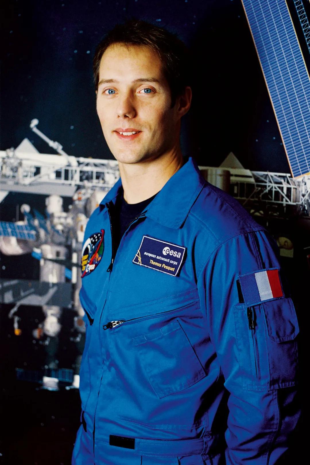 被这个法国帅气宇航员迷倒!网友:法国人真TM浪漫