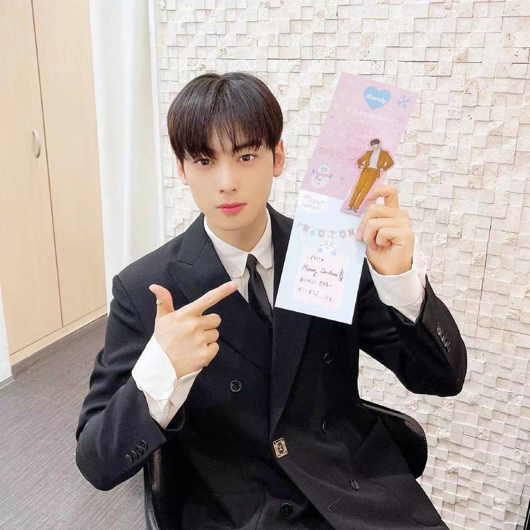 伯贤表演时防弹少年团台下反应,防弹少年团成员对金硕珍评价