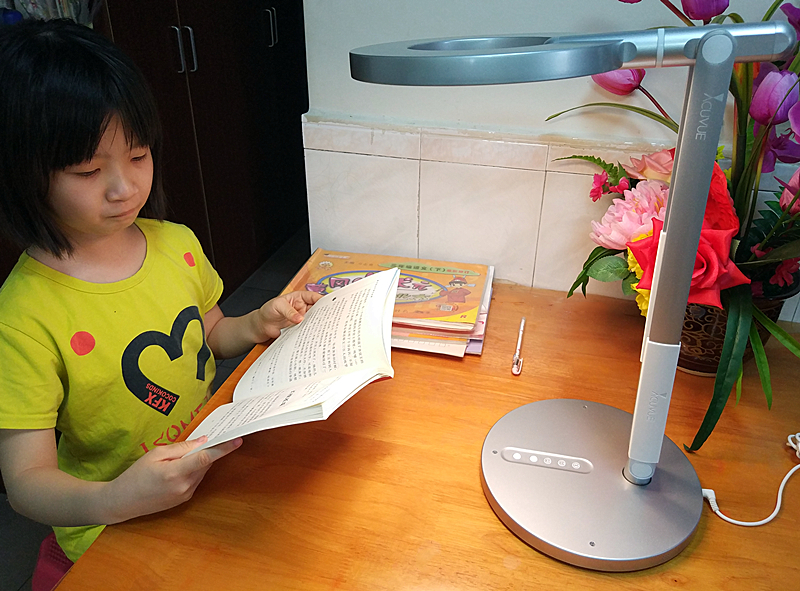 防近视的护眼灯,防蓝光护眼灯测评