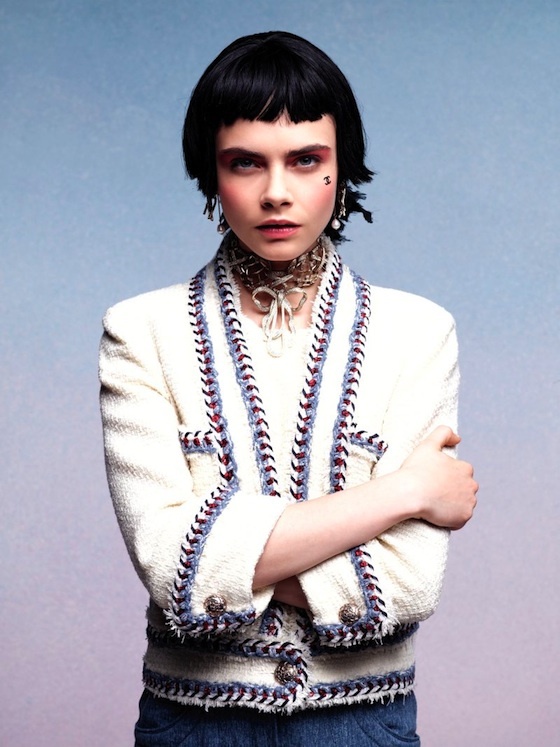 甜！英国贵族超模爱上美国女演员，机场热吻，狂撒狗粮