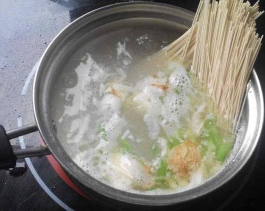 粗活又筋道又快的面条怎么下,来一碗热乎乎的拉面