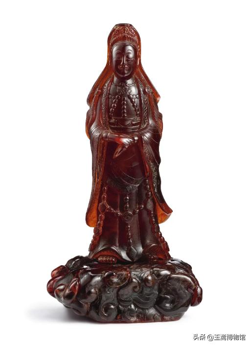 清乾隆时期琥珀蜜蜡雕刻摆件 (乾隆时期的琥珀鼻烟壶价值多少钱)