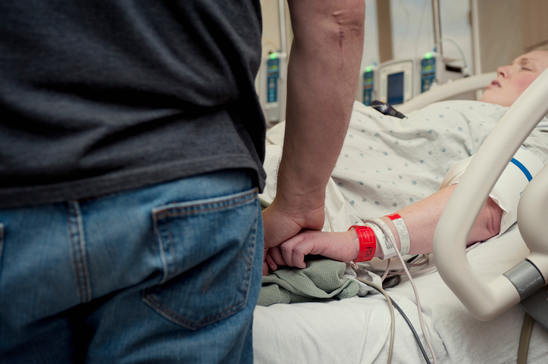 产后24小时需要做些什么护理,妈妈们产后24小时应该做的四件事