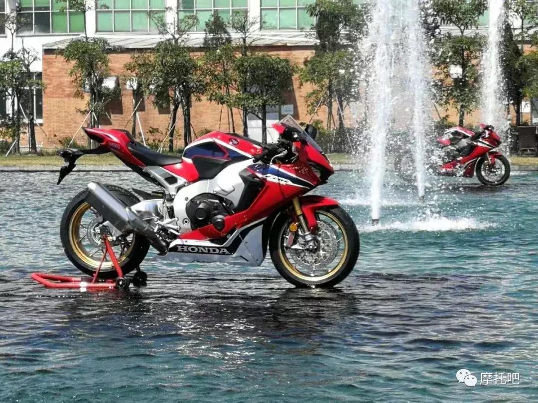 cbr1000rr全新落地,cbr1000rr哪一代车好