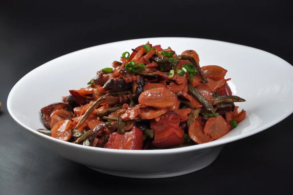 仙鹤起舞水粉画,仙鹤起舞展翅飞