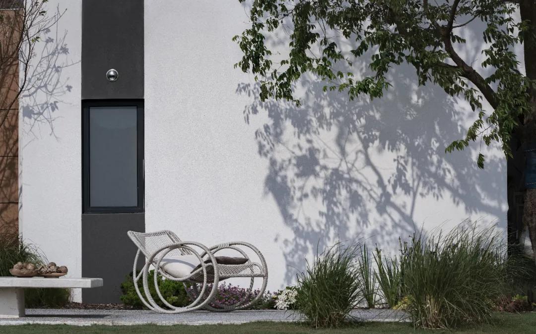 湖畔边的静寂之美——龙湖·抚仙湖星空小镇山顶度假美学馆