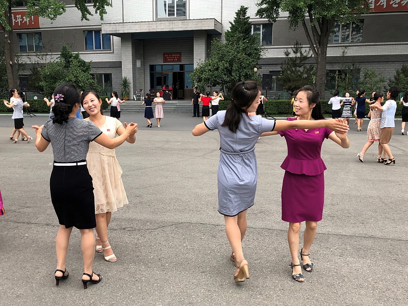 网友评价,真漂亮的朝鲜女子