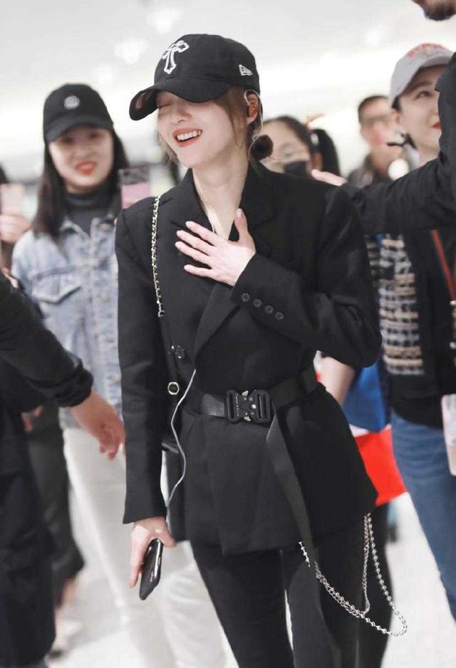 张韶涵穿马甲线的照片,张韶涵穿马甲线衣服