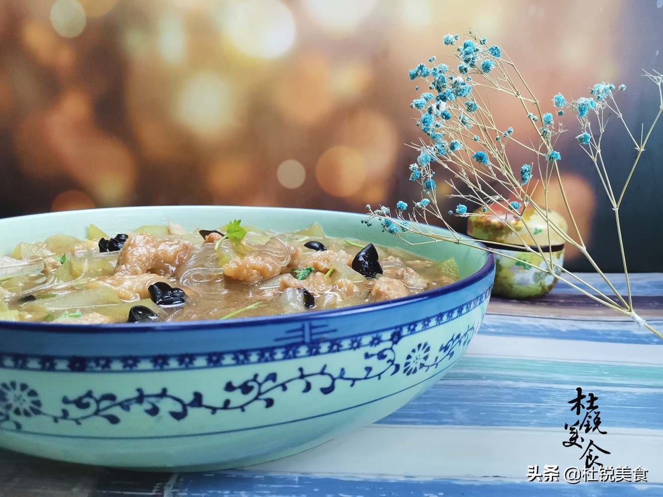 炖酥肉不脱糊,炖酥肉冷水下还是热下