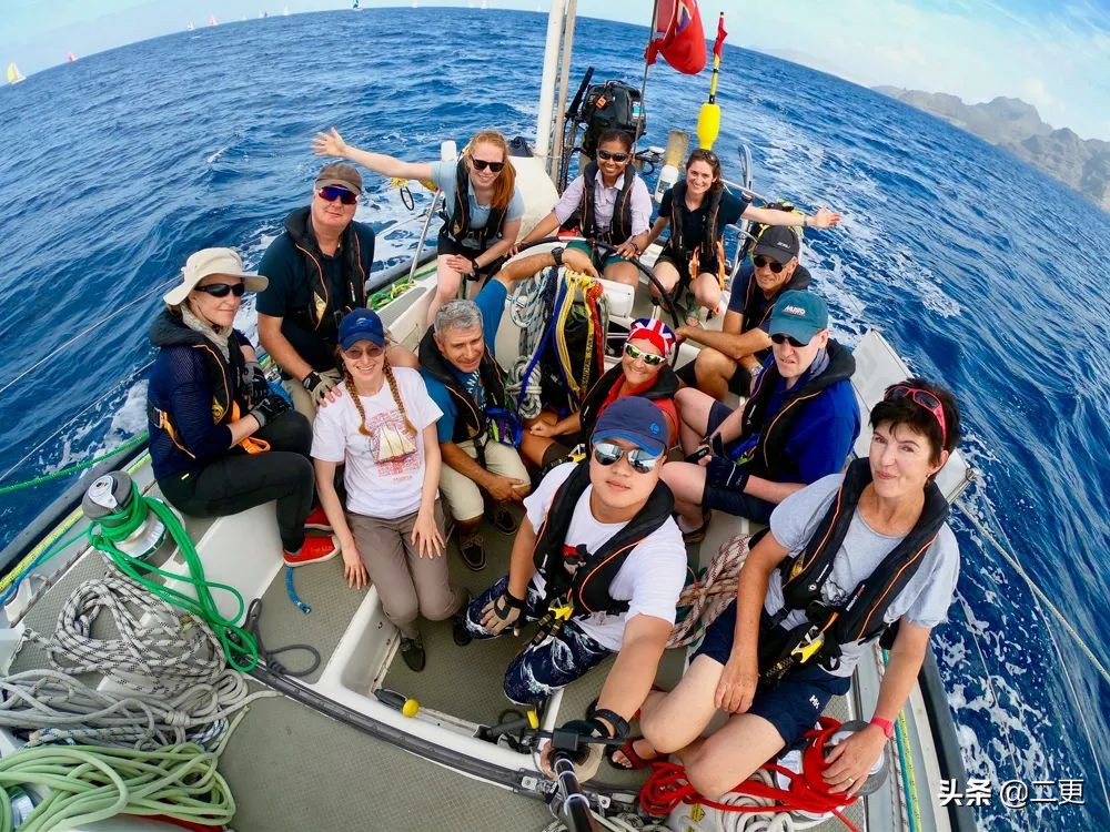 他35岁裸辞，搭顺风船环游世界，网友：还可以这么玩？