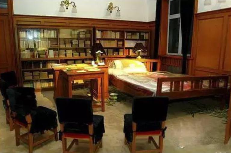 八旬老农带女儿进城看病,老伴不小心说漏嘴,才知是毛主席警卫员