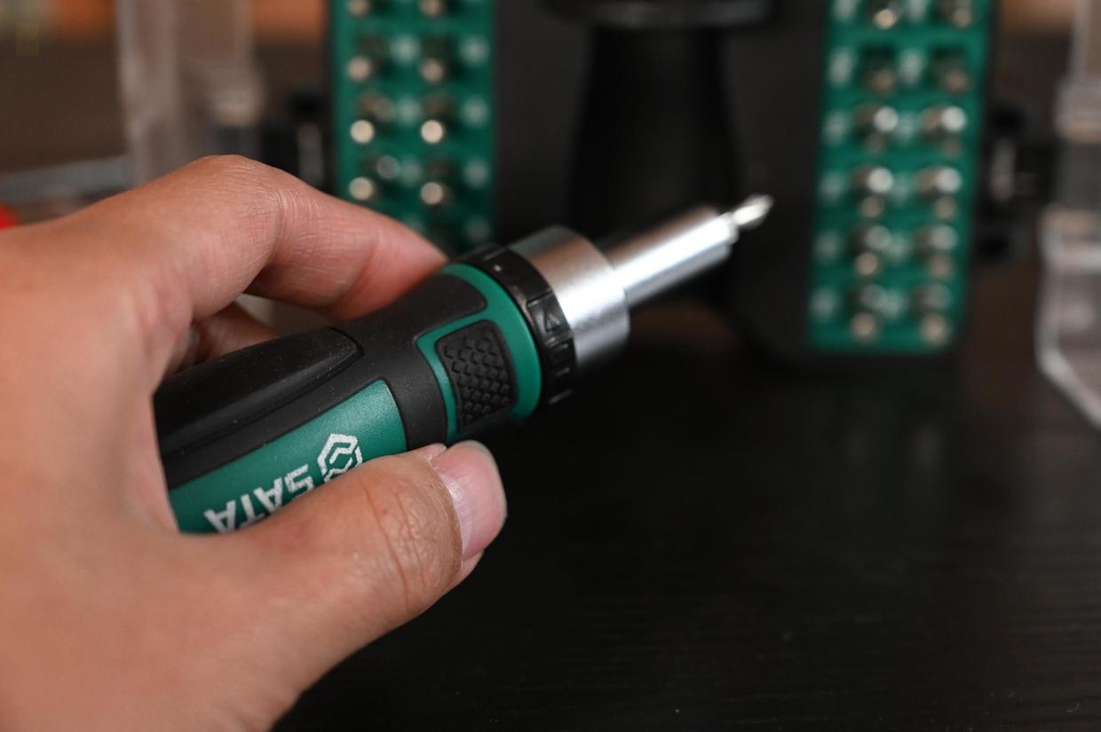 收藏级棘轮螺丝刀测评,世达棘轮螺丝刀迷你型测评