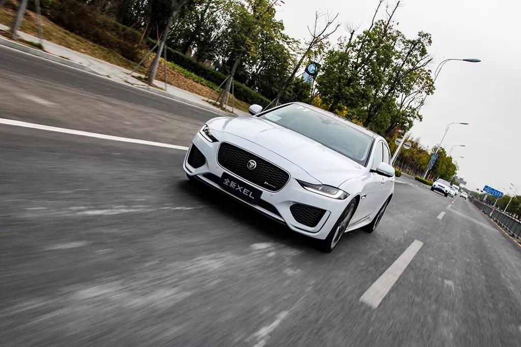 捷豹xel和宝马3系测评,暴力绅士捷豹xel