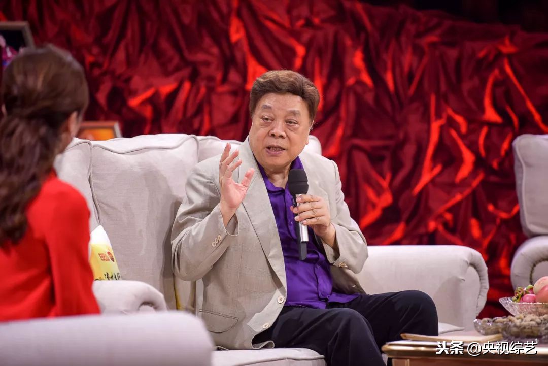 赵忠祥年轻岁月,赵忠祥汪涵朗诵