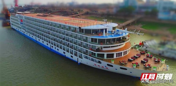 上海豪华游轮荣耀号首航,长江最大豪华游轮在南京起航