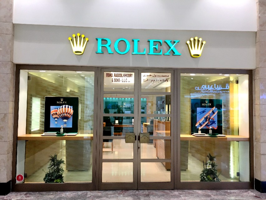 在路上vanlife,迪拜购物嘉年华