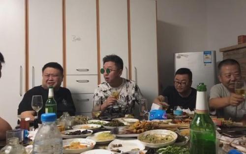 于谦冰箱完整版,于谦到底有多爱喝酒