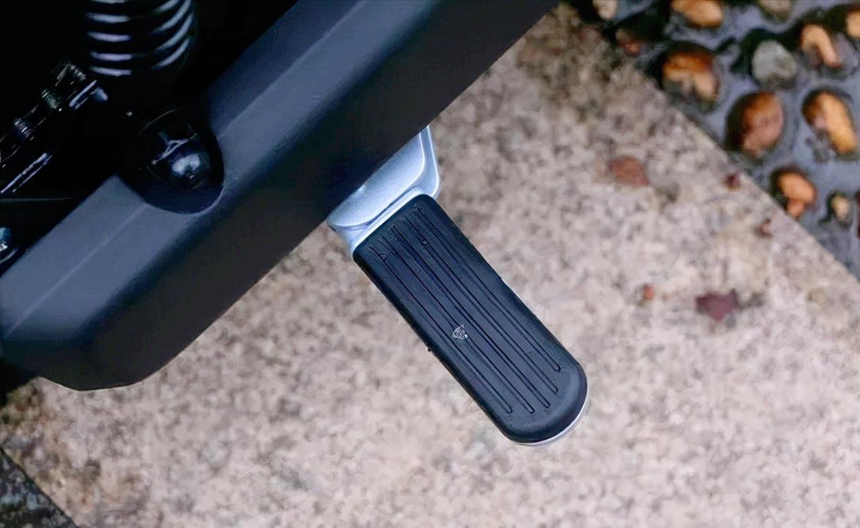 接孩子电动车推荐3000内,雅迪电动车跟爱玛电动车哪个更好