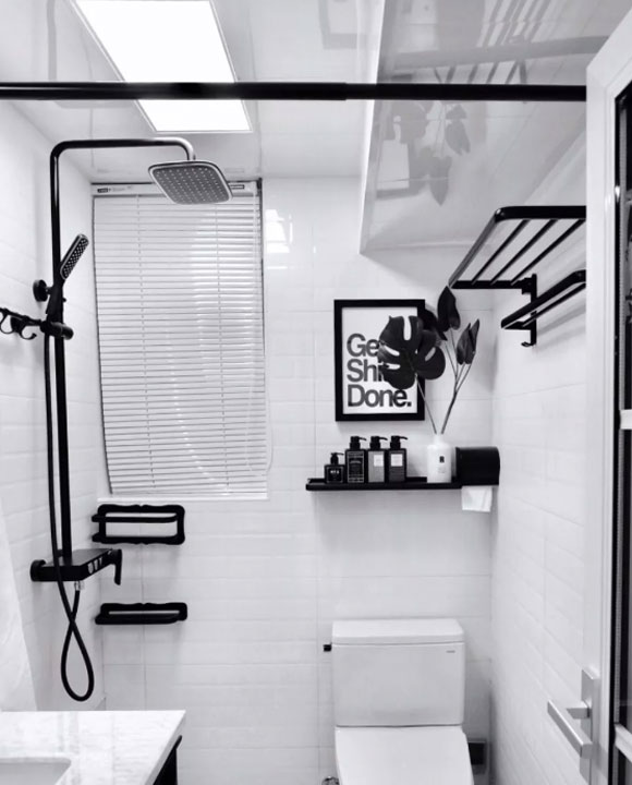 卫生间简易花洒和毛巾架布局,卫生间简易花洒架