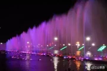 雄起在路上的视频,鄂尔多斯的路上