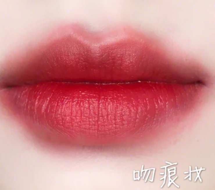 当下最火的口红画法时尚减龄,平唇口红的正确画法