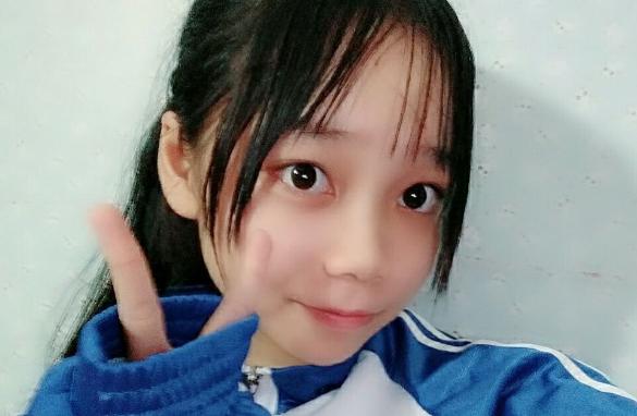 初中女生自认为很美的行为,初中女生自以为自己很漂亮的行为