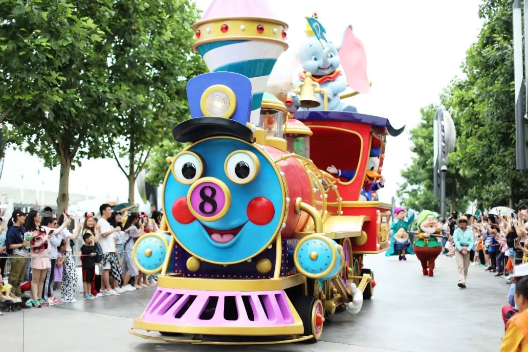 暑假两个人旅游要花多少钱,暑假两人去迪士尼多少钱