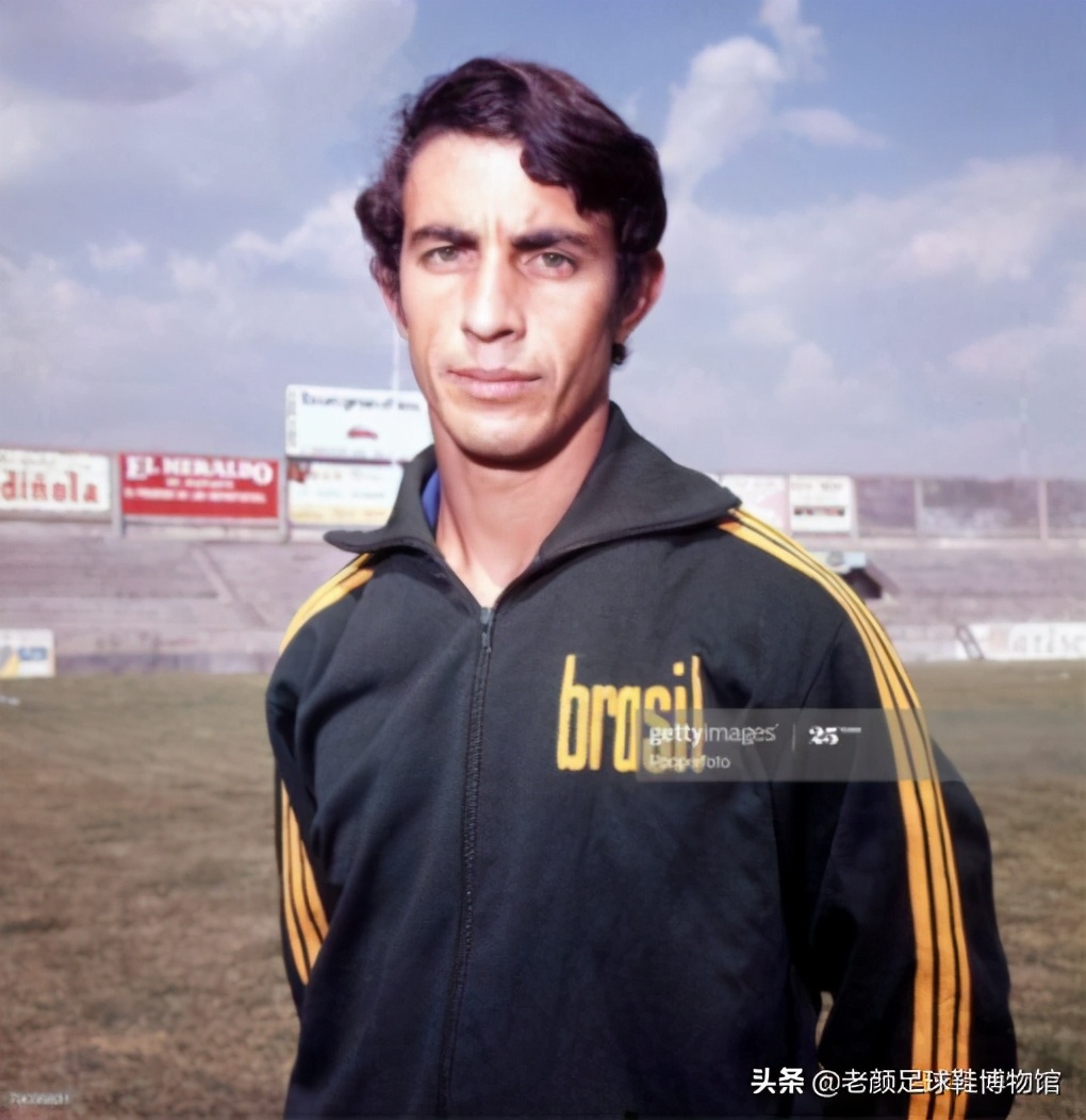 日本人从巴西挖来过气品牌，包装成时尚足球潮牌成功杀入中国市场