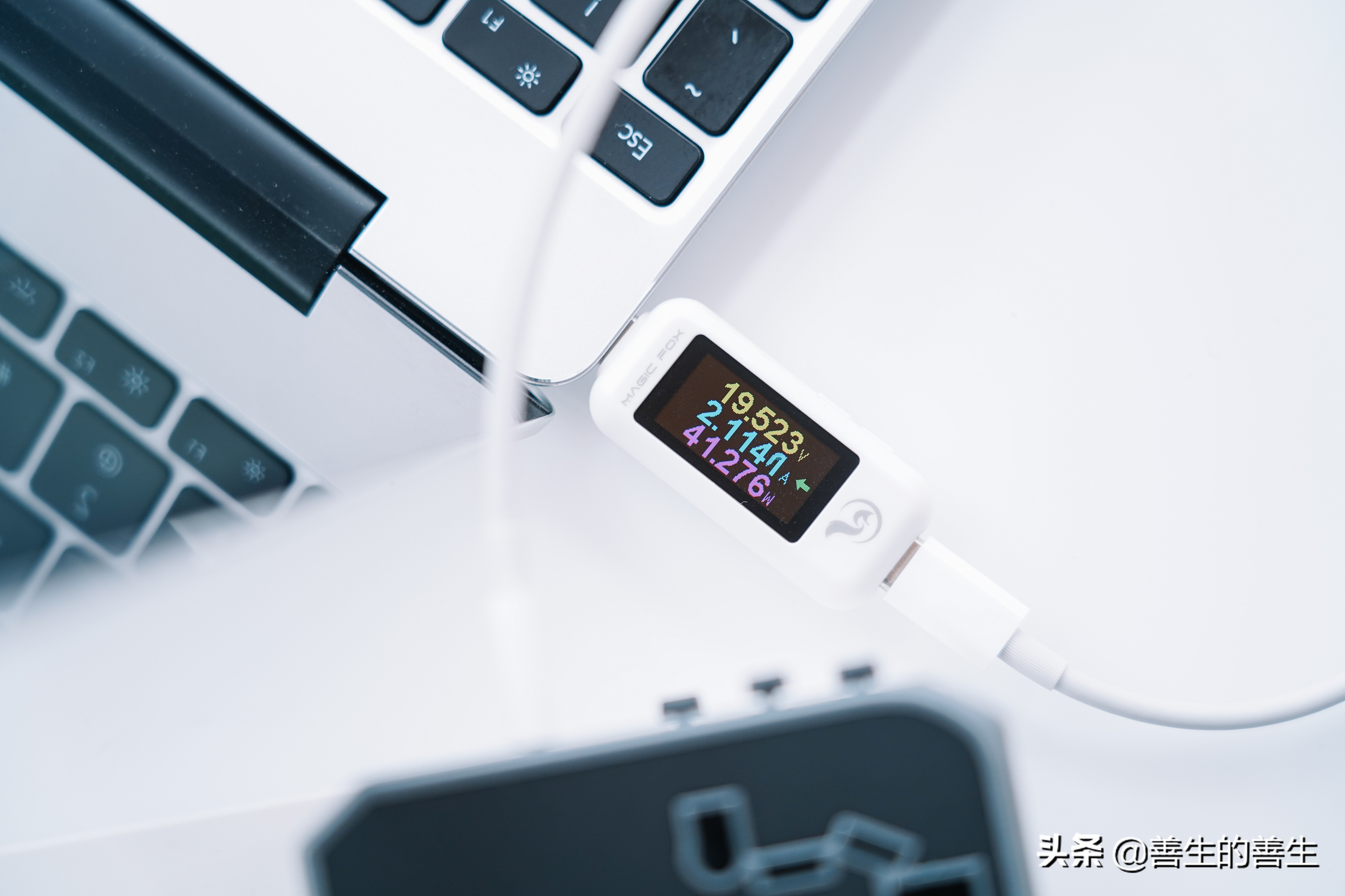 出国只带一个行李箱,飞利浦三脚usb插座评测