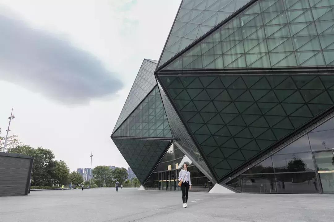 龙岗地标大厦,龙岗未来地标建筑在哪个地段