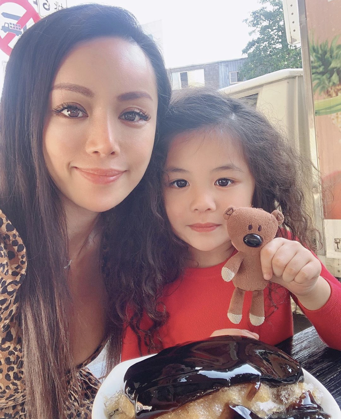 39岁林韦伶为双胞胎儿子语言迟缓忧心忡忡,长女患自闭症仍在治疗