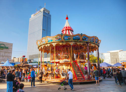 德国柏林亚历山大广场风光美篇,德国柏林亚历山大广场景点介绍