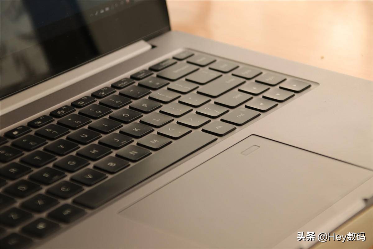 初入社会的你怎样多快好省地布置桌面？在此给你一点建议