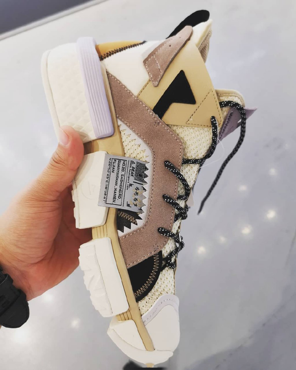 匹克新款休闲鞋曝光，设计撞脸悟道，强行解构风有点奇怪？