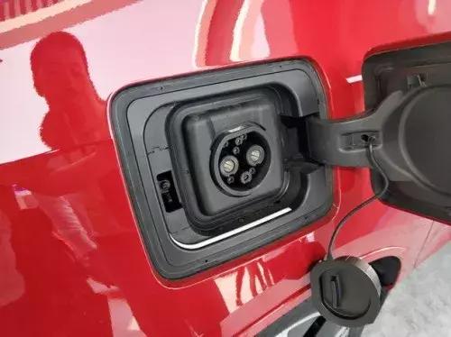 宝马纯电车型i3降幅超10万,宝马i3快充款带热泵