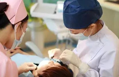 在国外种一口牙32颗多少钱,国外种颗牙齿一般要多少钱