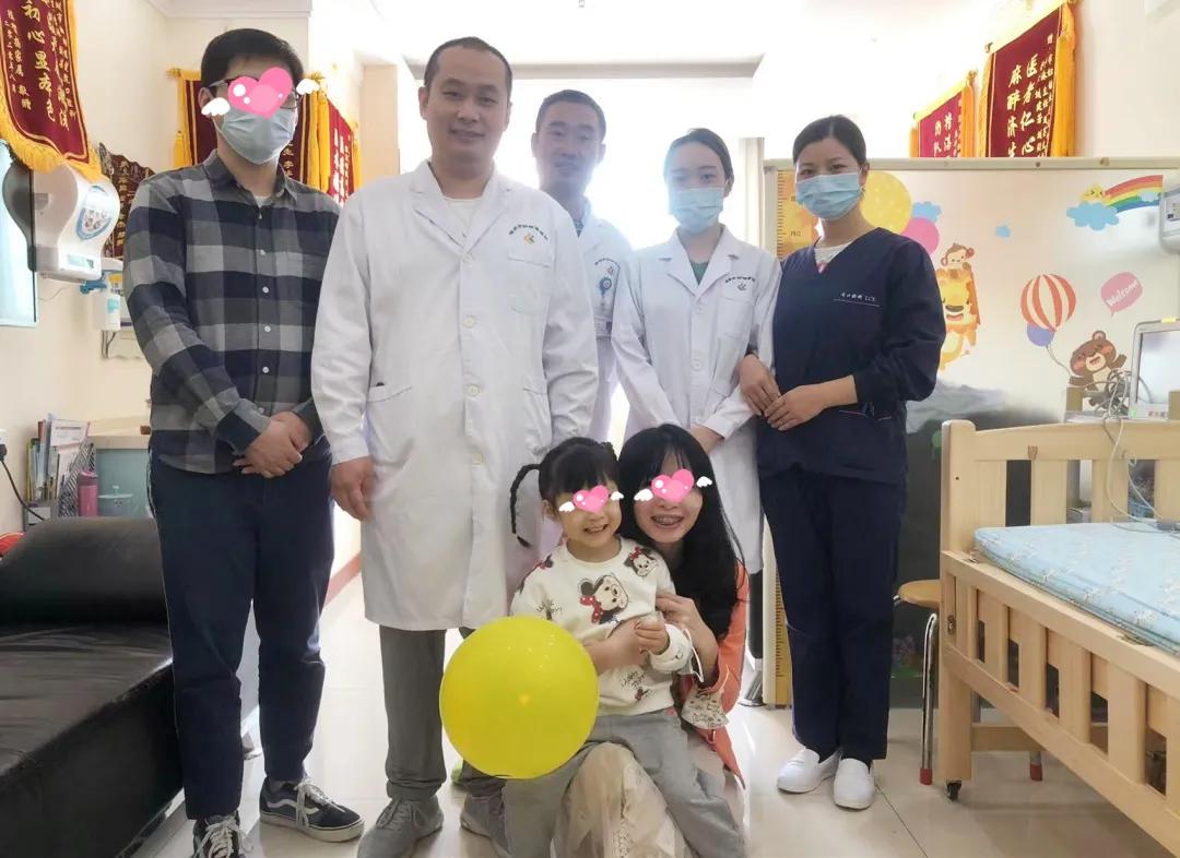 四岁小孩20颗蛀牙视频,4岁孩子蛀牙不痛有必要去补牙吗