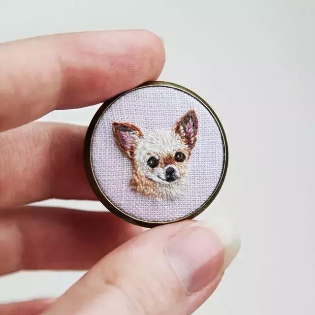 当一个程序员迷上了刺绣，就算手骨折了也无法阻止她……