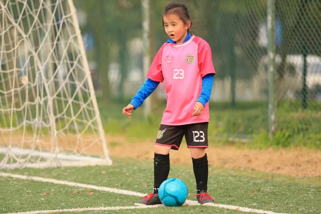 体汇+小小运动员风云榜｜双胞胎姐妹花的足球之旅