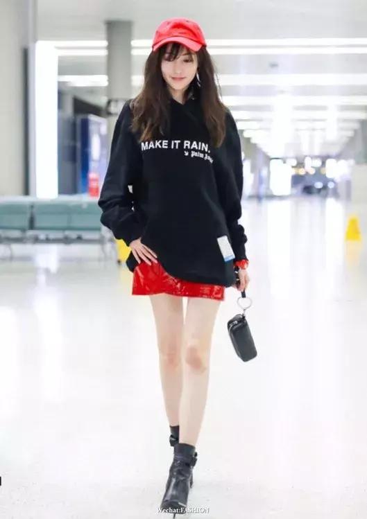 卫衣配什么裙子好看春天,卫衣裙子怎么搭配才好看