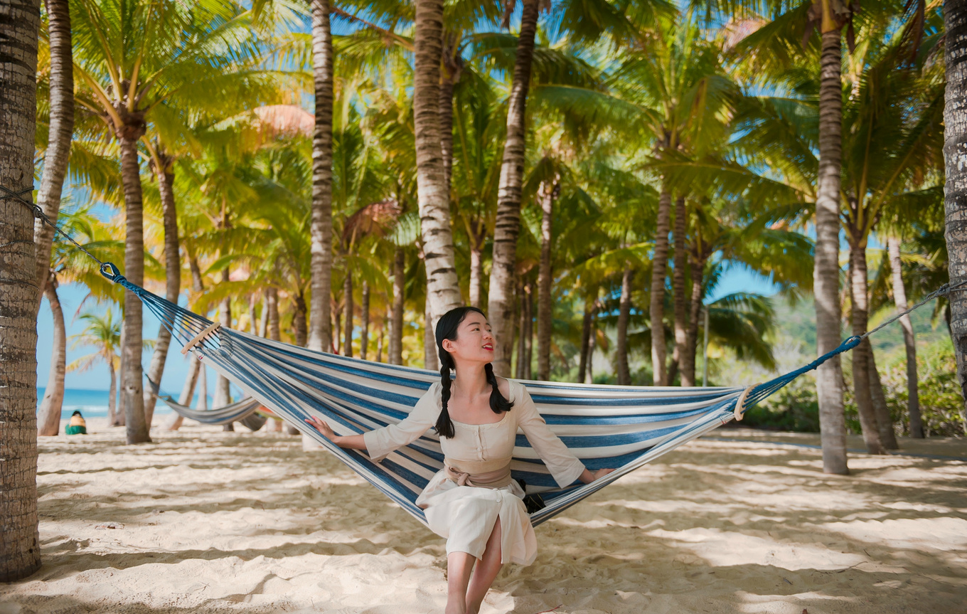 你在南方瑟瑟发抖，我在这里遛娃、看猴、赶海····