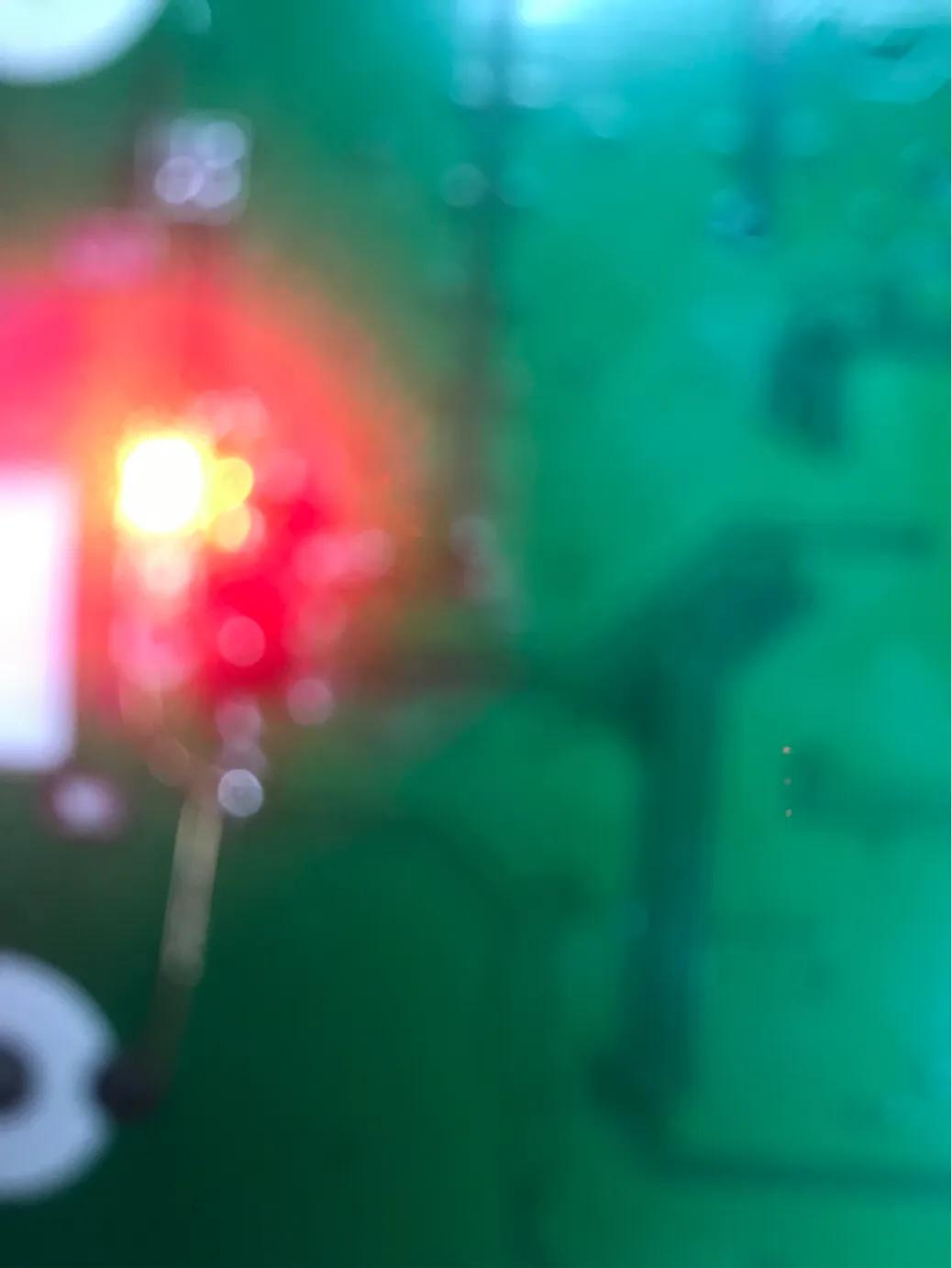 电源充电指示灯闪烁电路图,电路灯闪烁原理图