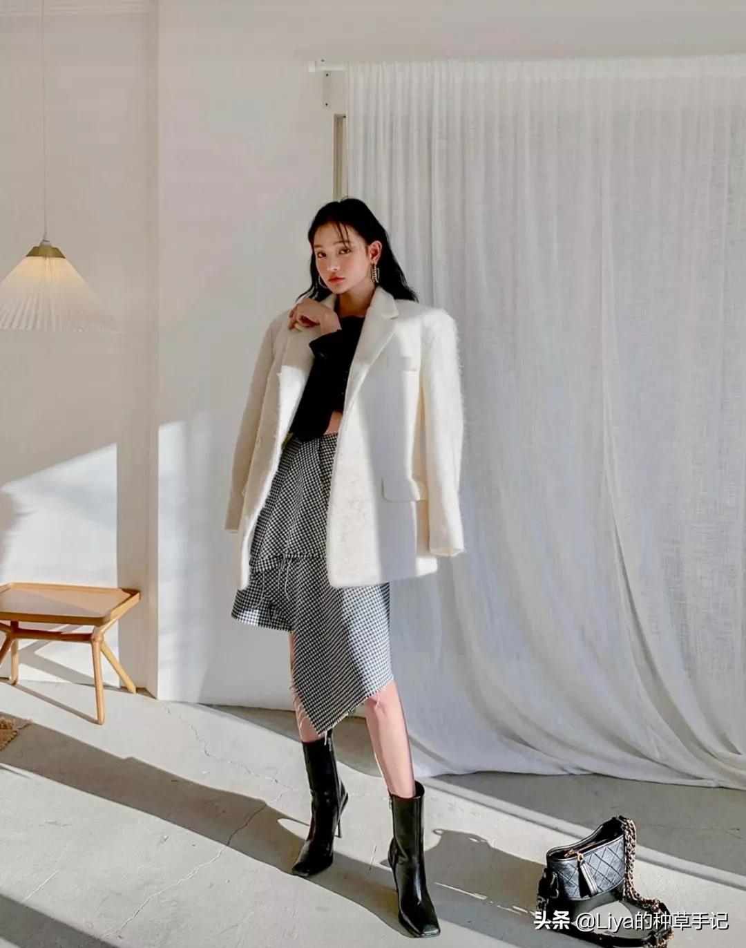 半裙+外套，连衣裙+外套=今春王炸组合