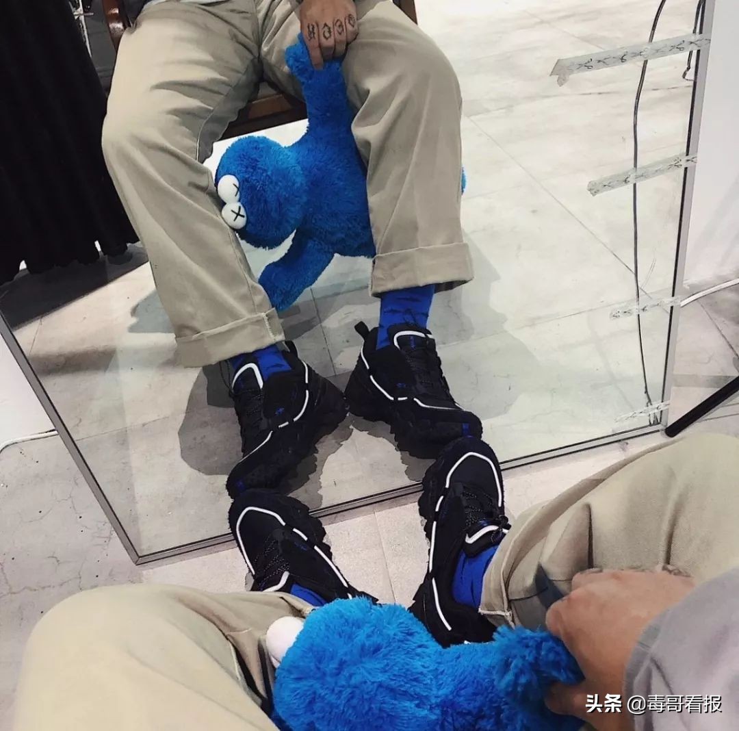 puma全面反光的鞋子,puma全掌碳板钉鞋测评