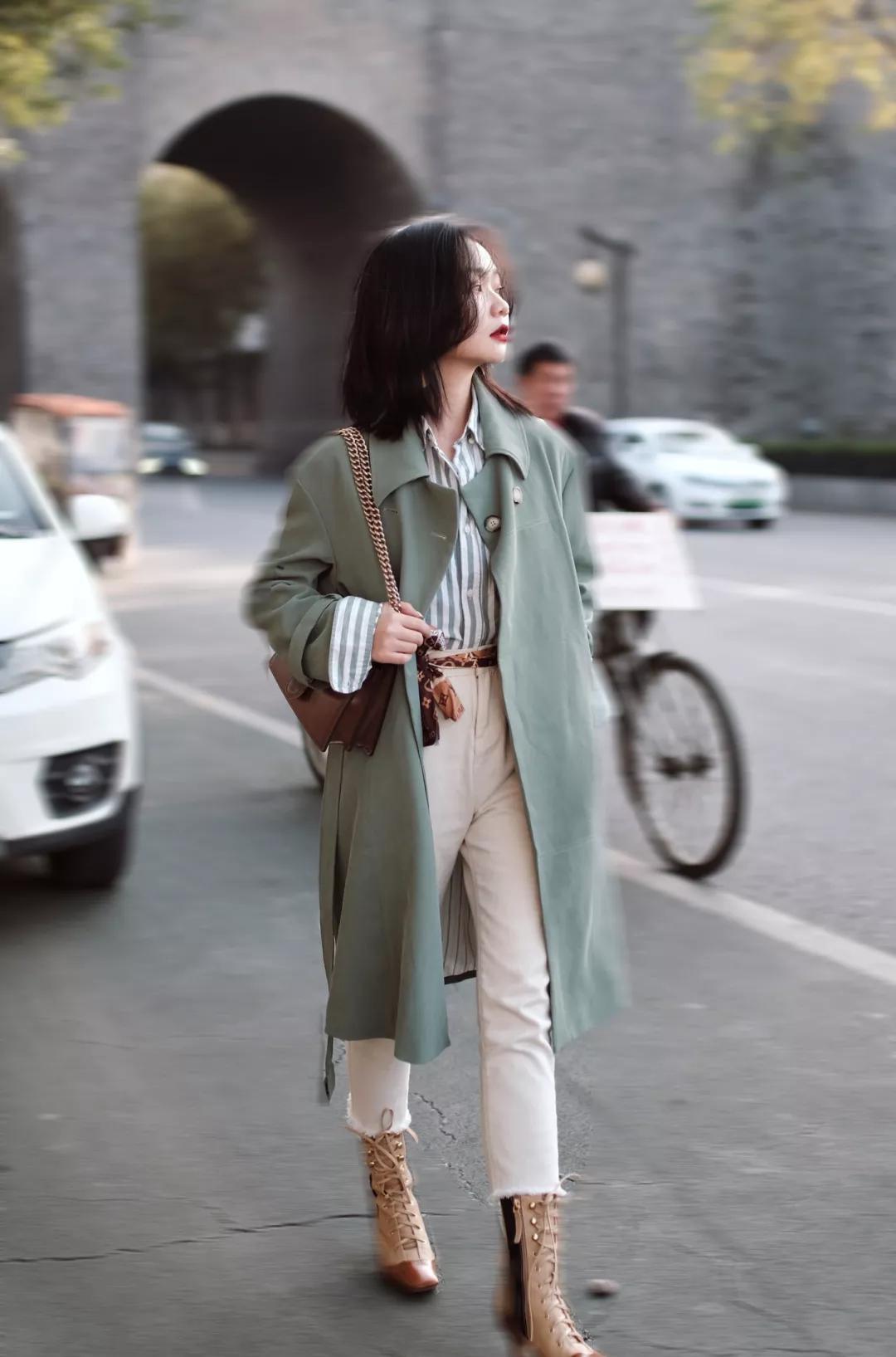 今年的靴子一言难尽,今年靴子流行高跟还是低跟