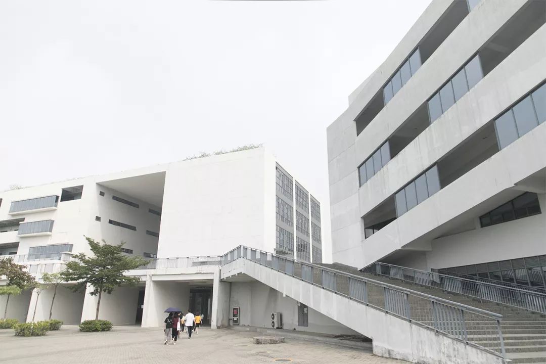 深圳有个建在“空中”的大学，拍照美到爆！