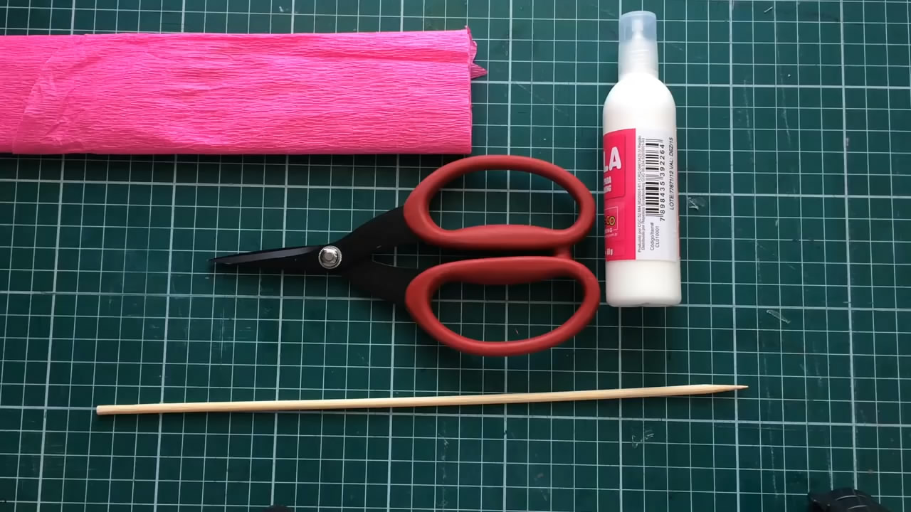 手工纸折花简单又漂亮,皱纸折花手工制作