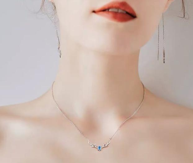 送女朋友礼物送什么比较实用的,第一次送女朋友礼物送什么比较好