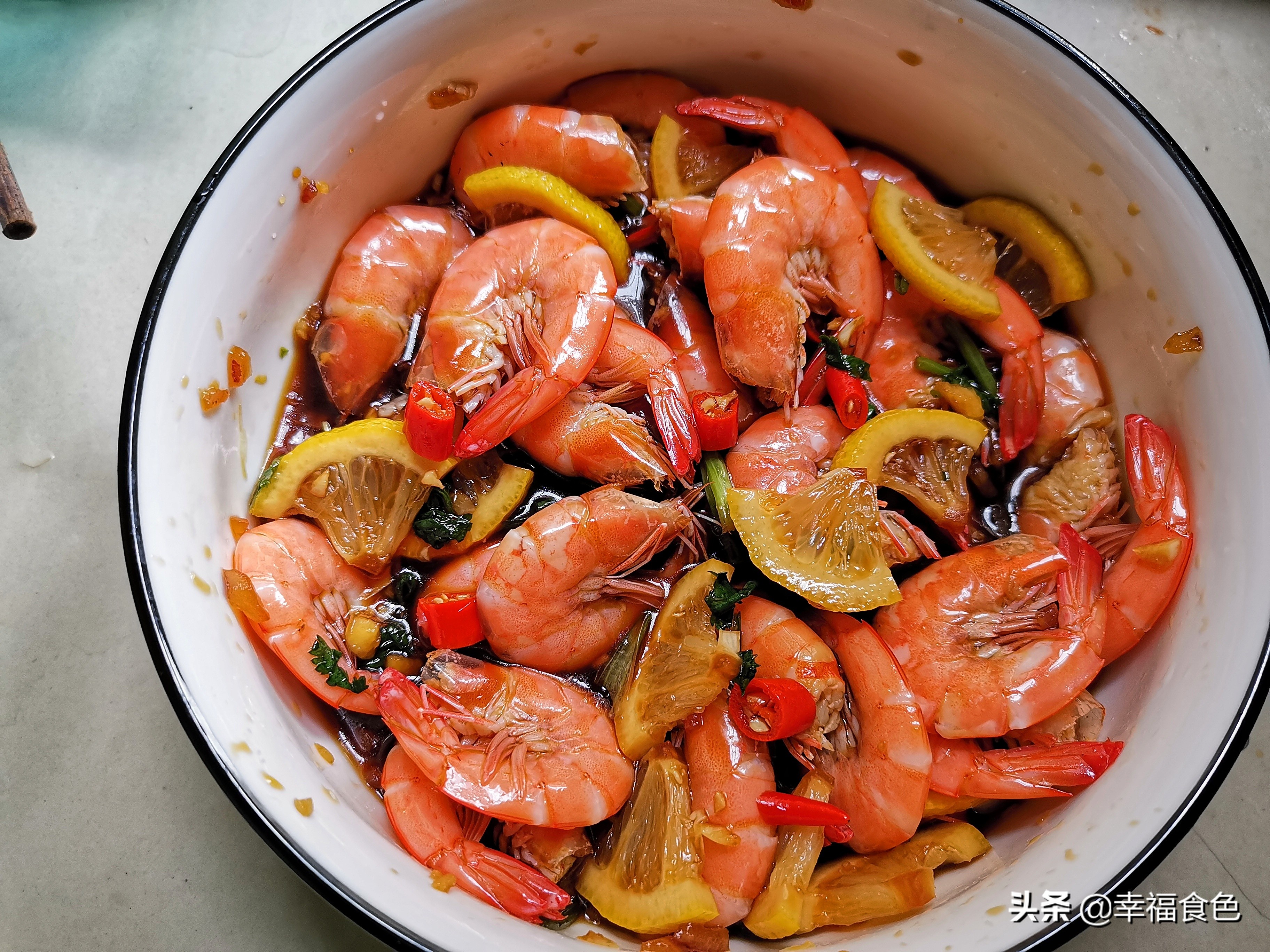 酸辣爽口柠檬虾在家自己做,酸辣柠檬虾最简单做法