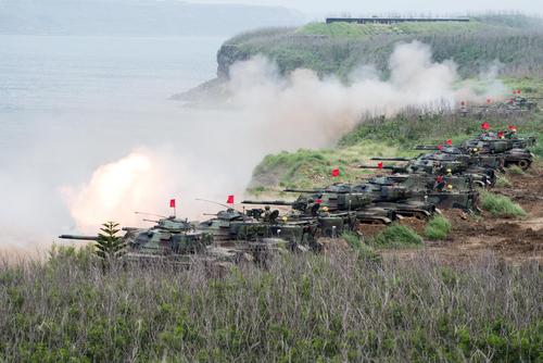 “*独台**”莫猖狂，拿“破铜烂铁”阻碍统一解放军2个动作信号强烈